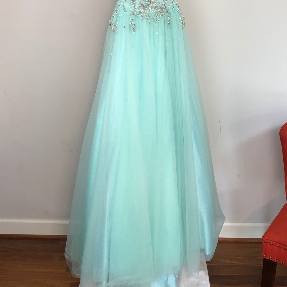 Vienna Gown - Picture 3 of 6
